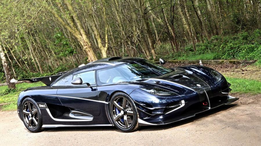  Koenigsegg One:1 2015 года  (UK) (фото 3 из 19)